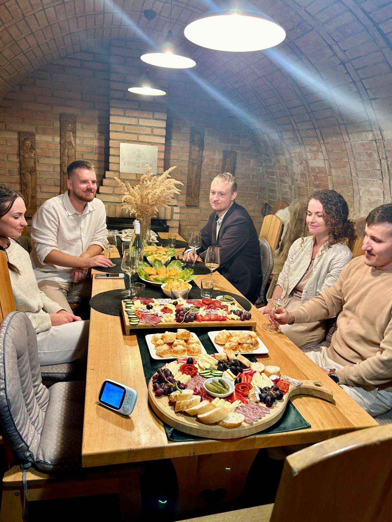 Sklep U Dusana Vracov Kültér fotó
